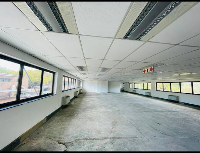 484M² OFFICE TO LET IN RANDJESPARK